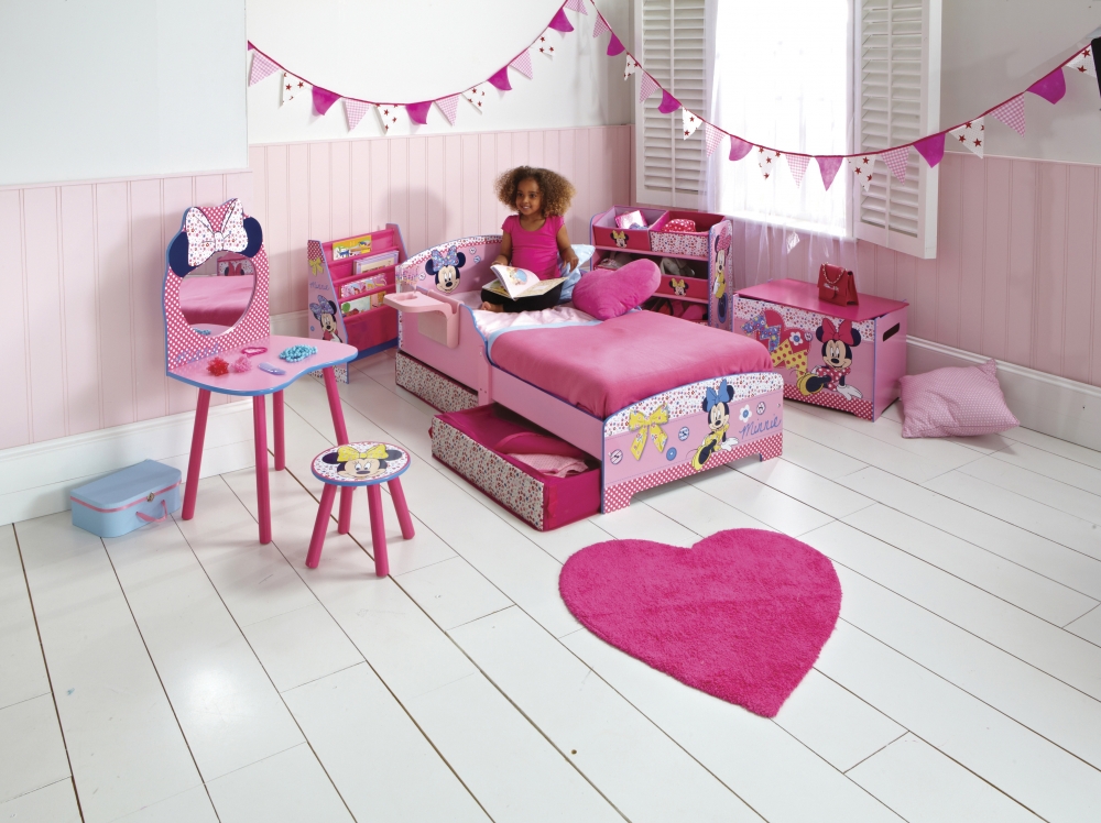 Pat minnie cu suport carti