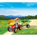 Copil cu tractoras