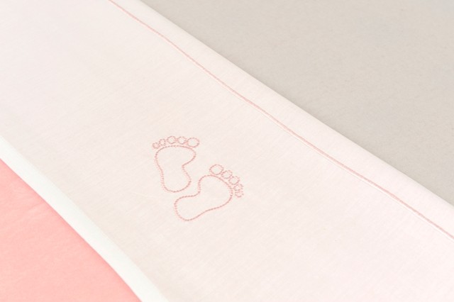 Cearsaf pentru invelit rozalb little feet 120x150 cm jollein