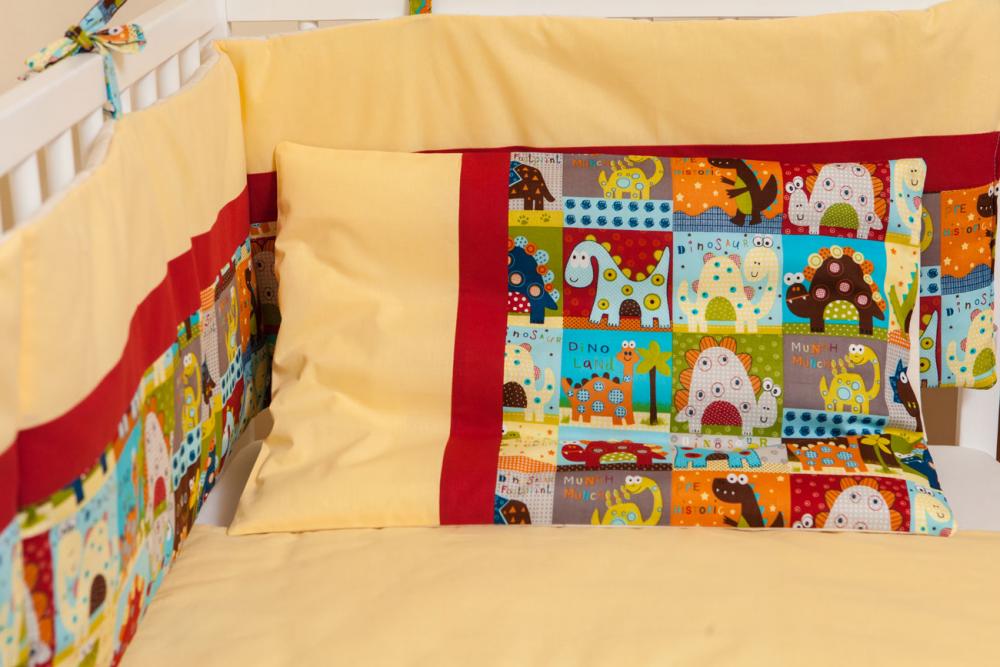 Lenjerie patut bebe cu galben 5 piese dinozauri 70 x 140 cm