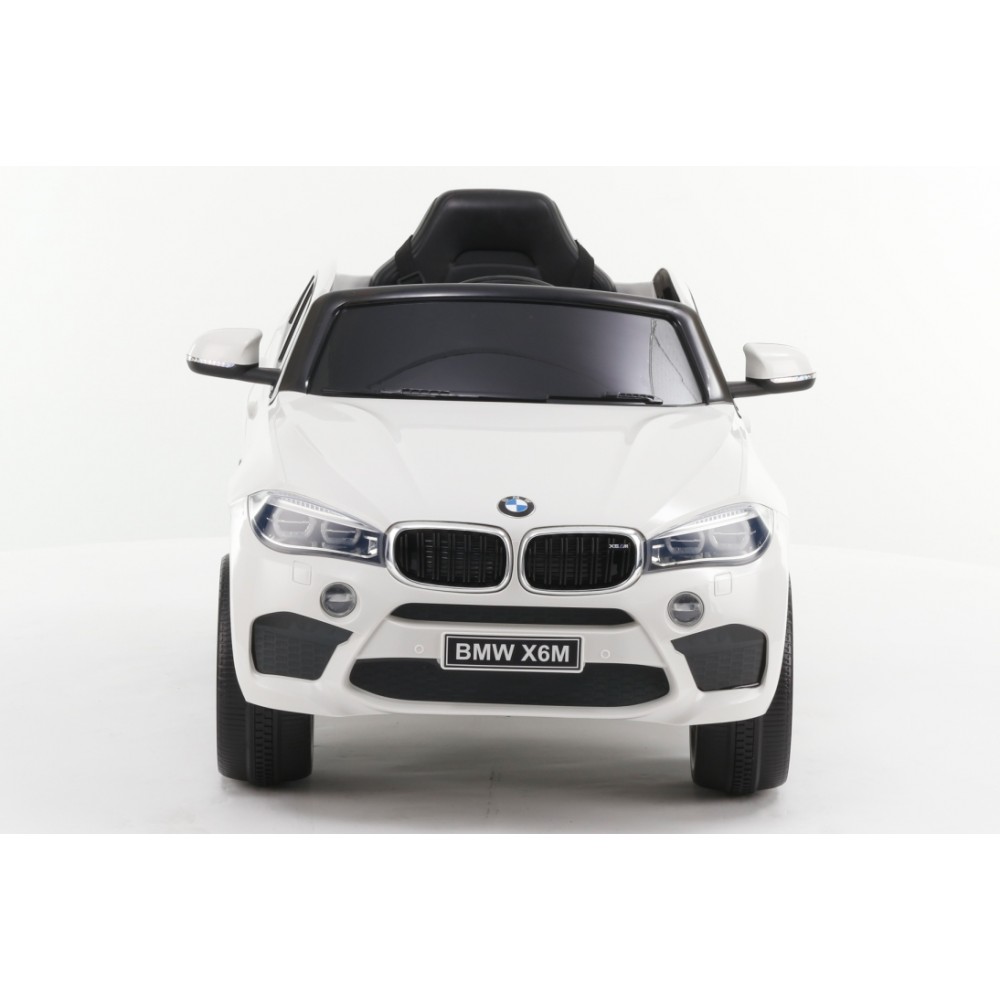Masinuta electrica cu telecomanda si roti din cauciuc BMW X6M White BMW imagine 2022 protejamcopilaria.ro