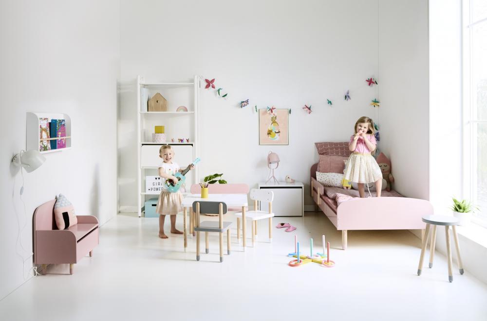Scaunel copii cu spatar alb cu picioare natur flexa play
