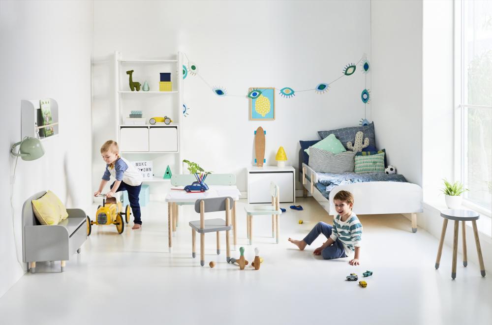Scaunel copii cu spatar verde cu picioare natur flexa play
