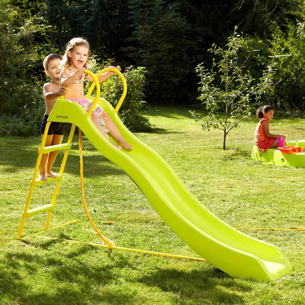 Tobogan glisant de plastic