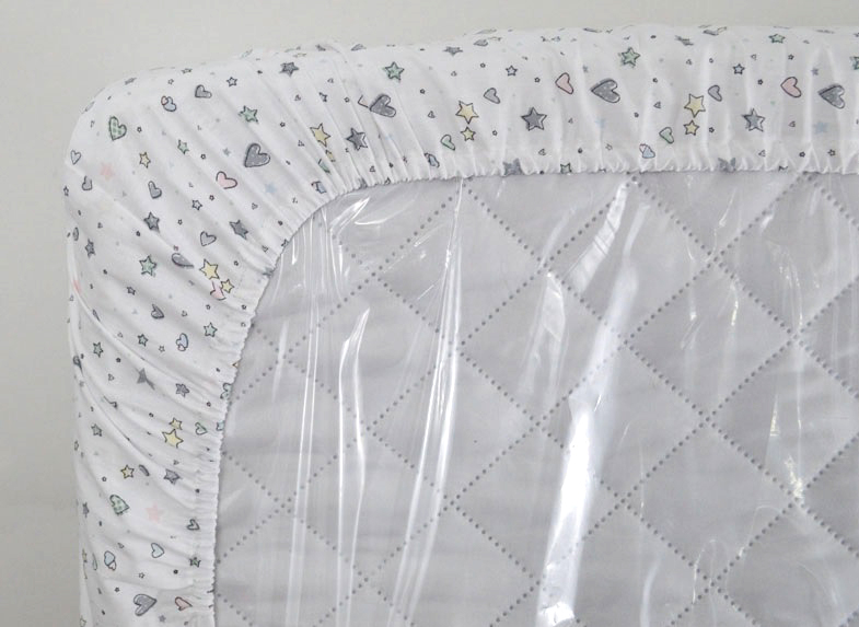 Set cearceafuri stelute roz cu elastic pentru saltea 60 x 120 cm