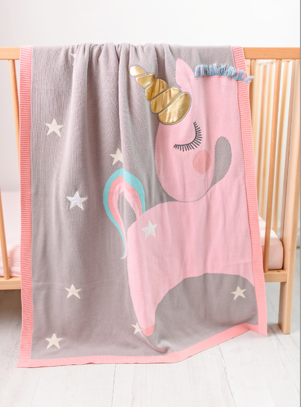 Paturica tricotata din bumbac unicorn roz cu auriu