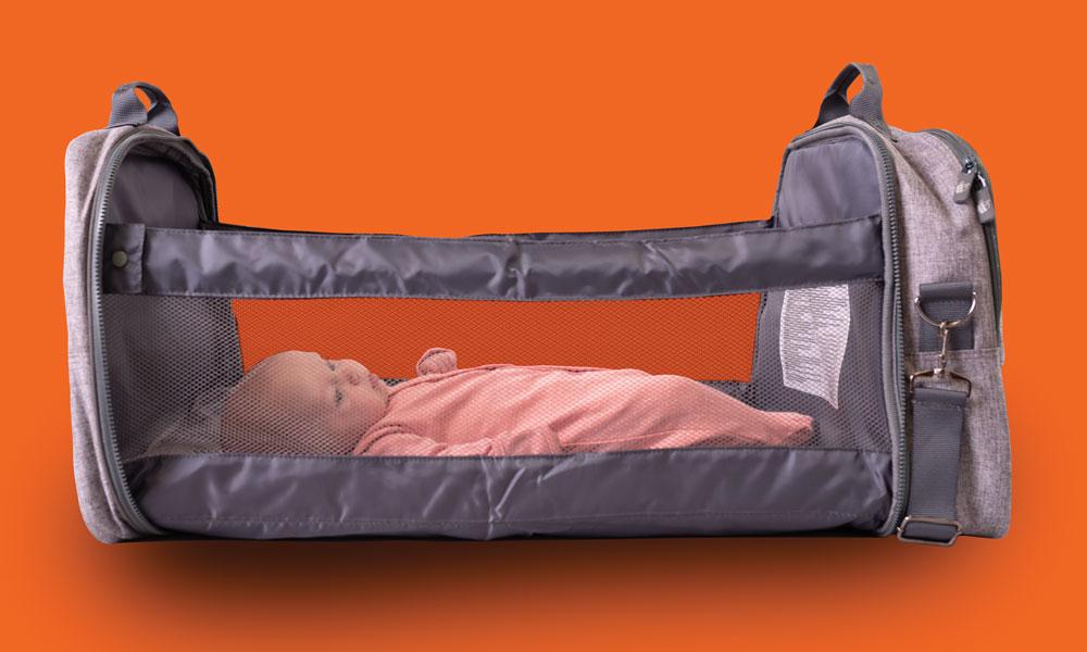 Patut compact bebelusi tip geanta pentru calatorii