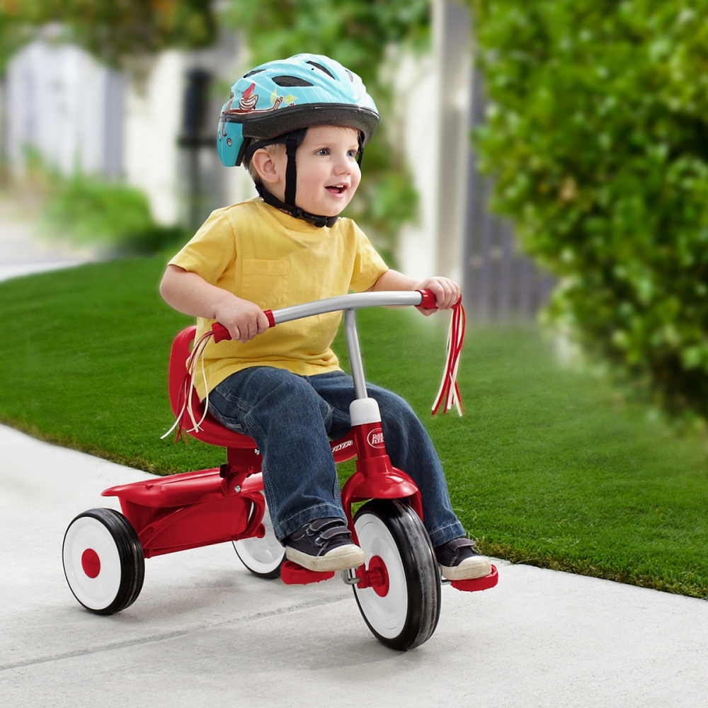 Tricicleta pentru copii Radio Flyer Fold 2 Go Red pliabila, cu scaun reglabil in inaltime, in functie de varsta, roti silentioase, panglici decorative si compartiment pentru depozitare - 1 | YEO