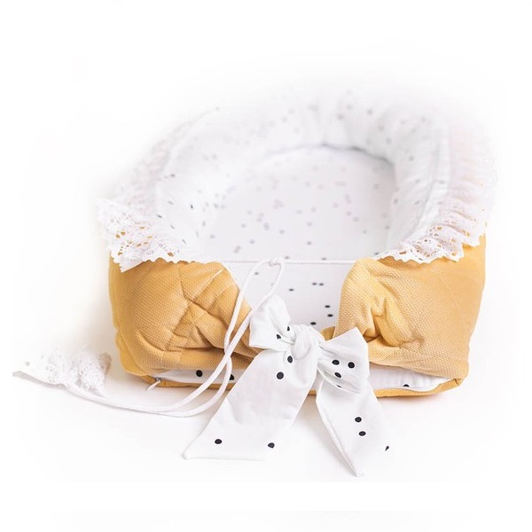 Baby nest multifunctional cu doua tipuri de material si broderie mustard