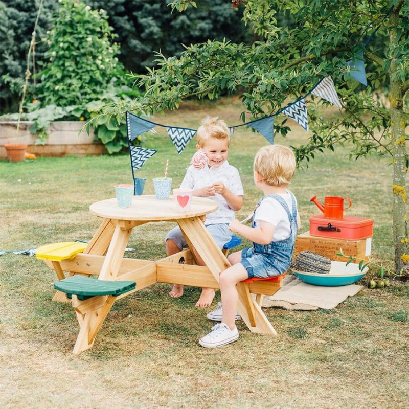Masa de joaca din lemn cu scaune colorate pentru 4 copii Plum nichiduta.ro