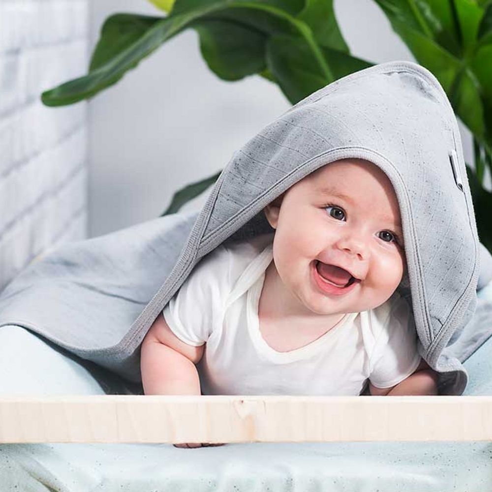 Prosop bebe cu gluga mini dots 75x75 cm bumbac hidrofil gri