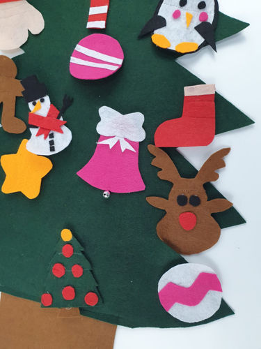 Bradut de craciun din fetru cu decoratiuni pentru perete 75cm