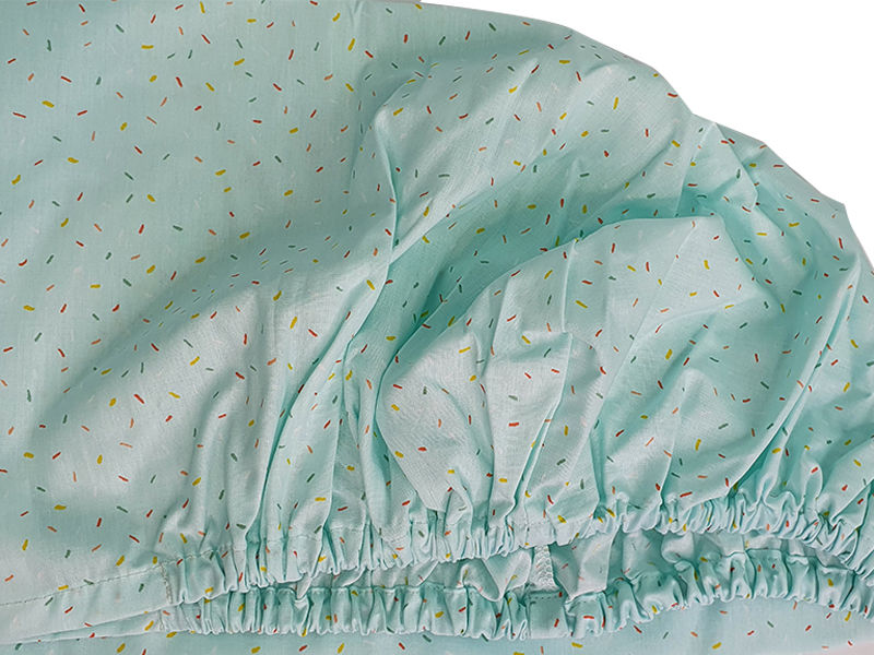 Cearceaf inghetata de fistic patut bebelus 60x85 cm cu elastic din bumbac.
