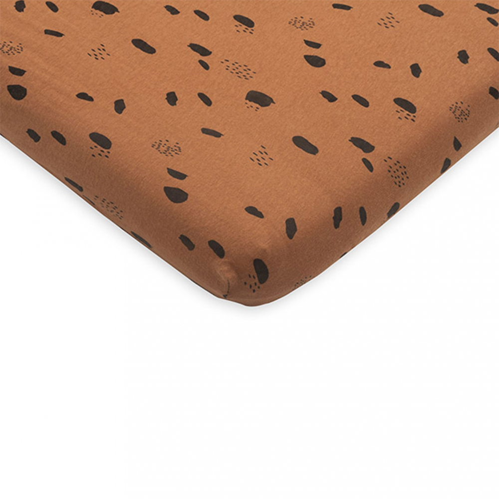 Cearsaf cu elastic 75x95cm pentru salteluta de joaca spot caramel