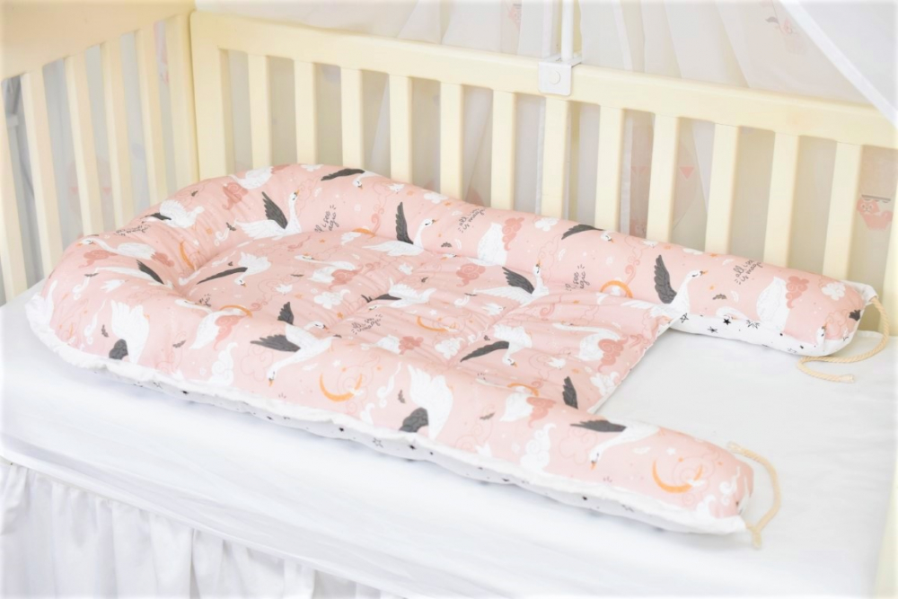 Set 4 piese babynest model lebede si stelute cu minky roz pal