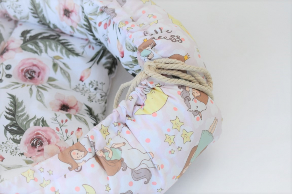 Set 4 piese babynest model trandafiri si printese cu minky alb - 2 | YEO