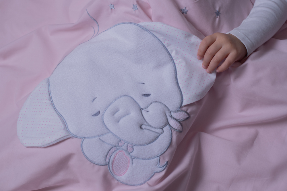 Set lenjerie din bumbac cu protectie laterala pentru pat bebelusi Elephant Pink 120 x 60 cm - 3