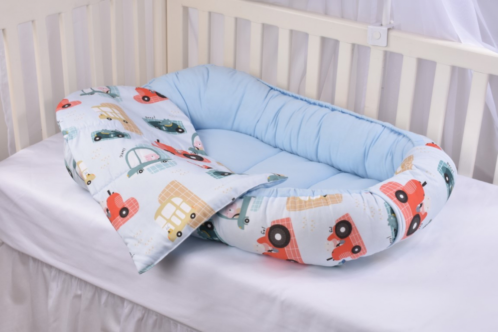 Set 4 piese babynest model masinute bleu cu paturica plus alb - 1 | YEO