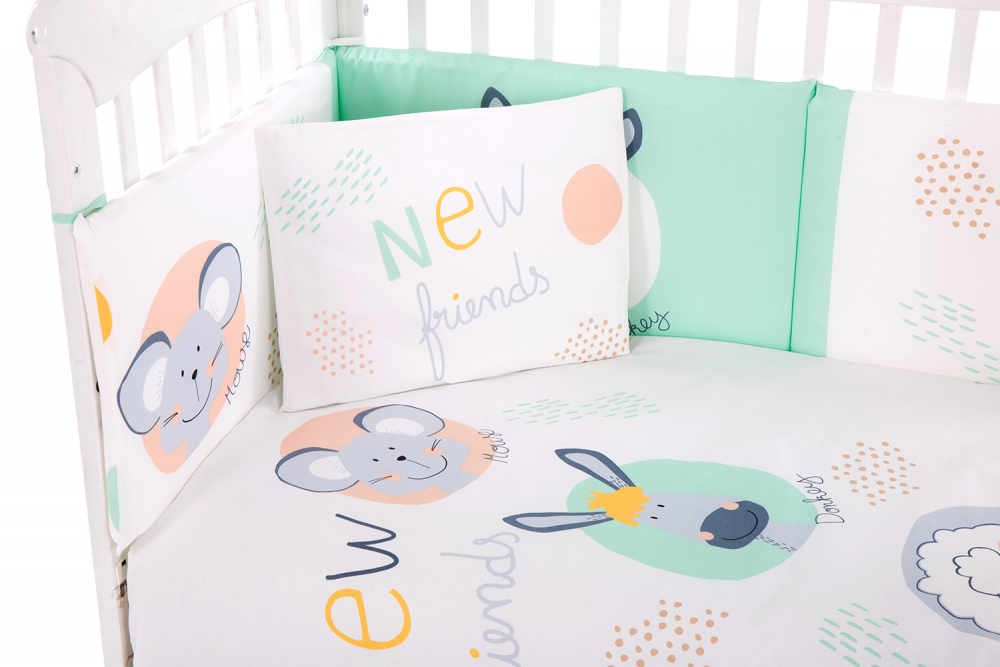 Lenjerie patut cu 6 piese si protectii laterale complete 140x70 cm new friends
