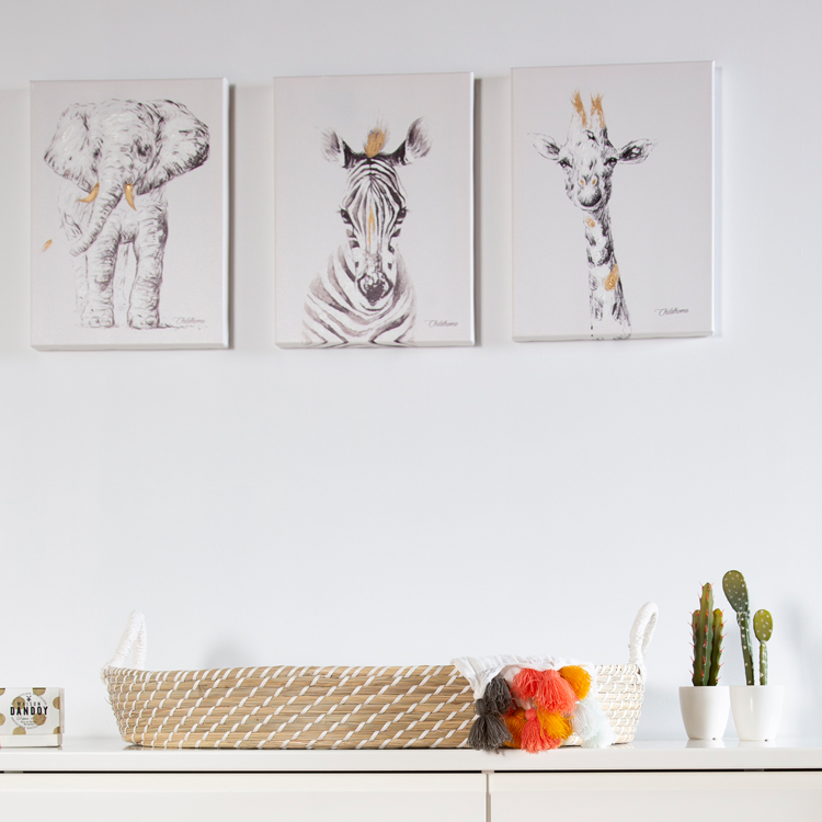 Pictura in ulei Childhome 30×40 cm Zebra cu detalii aurii 30x40 imagine noua responsabilitatesociala.ro