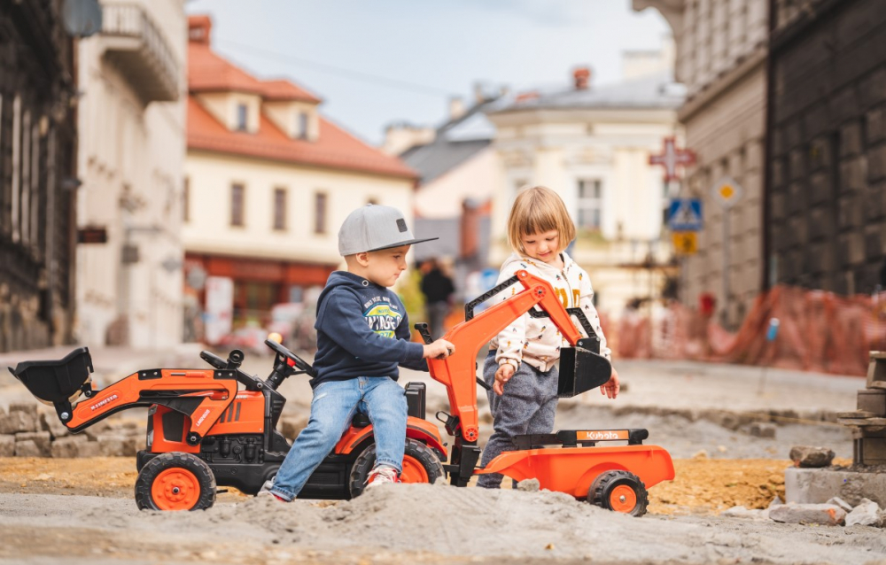 Jucarie Falk tractor cu pedale buldoexcavator Kubota cu excavator frontal si remorca cu excavator 2065N - 1 | YEO