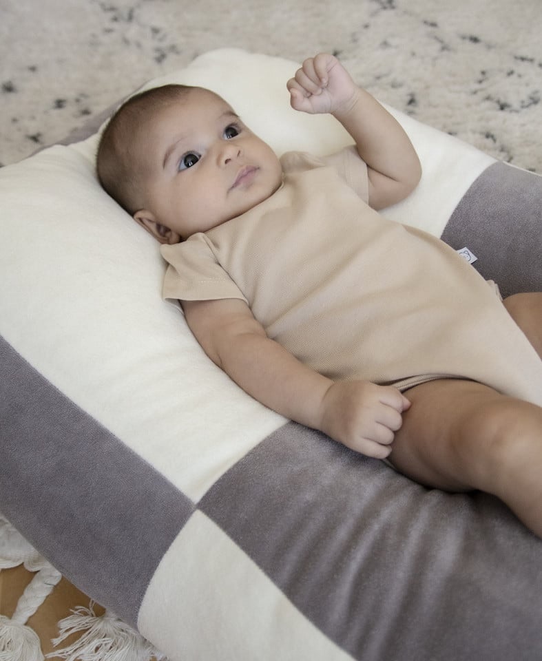Salteluta BabyJem ergonomica portabila pentru bebelusi Comfy Grey - 1