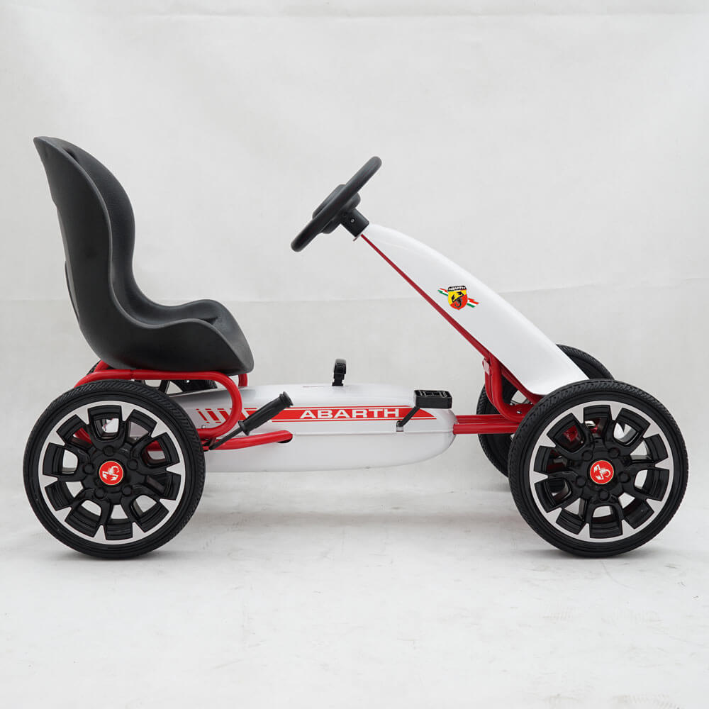 Kart cu pedale pentru copii Abarth alb Abarth imagine noua responsabilitatesociala.ro