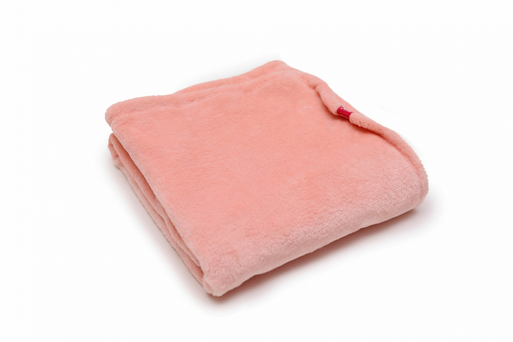 Paturica pufoasa de plus roz KidsDecor din polyester 75x75 cm