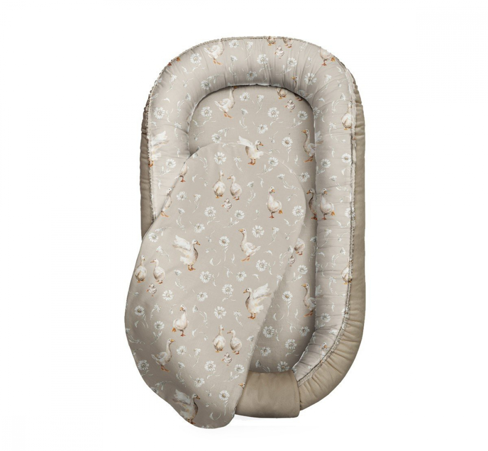 Suport de dormit by BabySteps Babynest Premium bumbac si catifea Goose Family Vintage Beige 89x56 cm