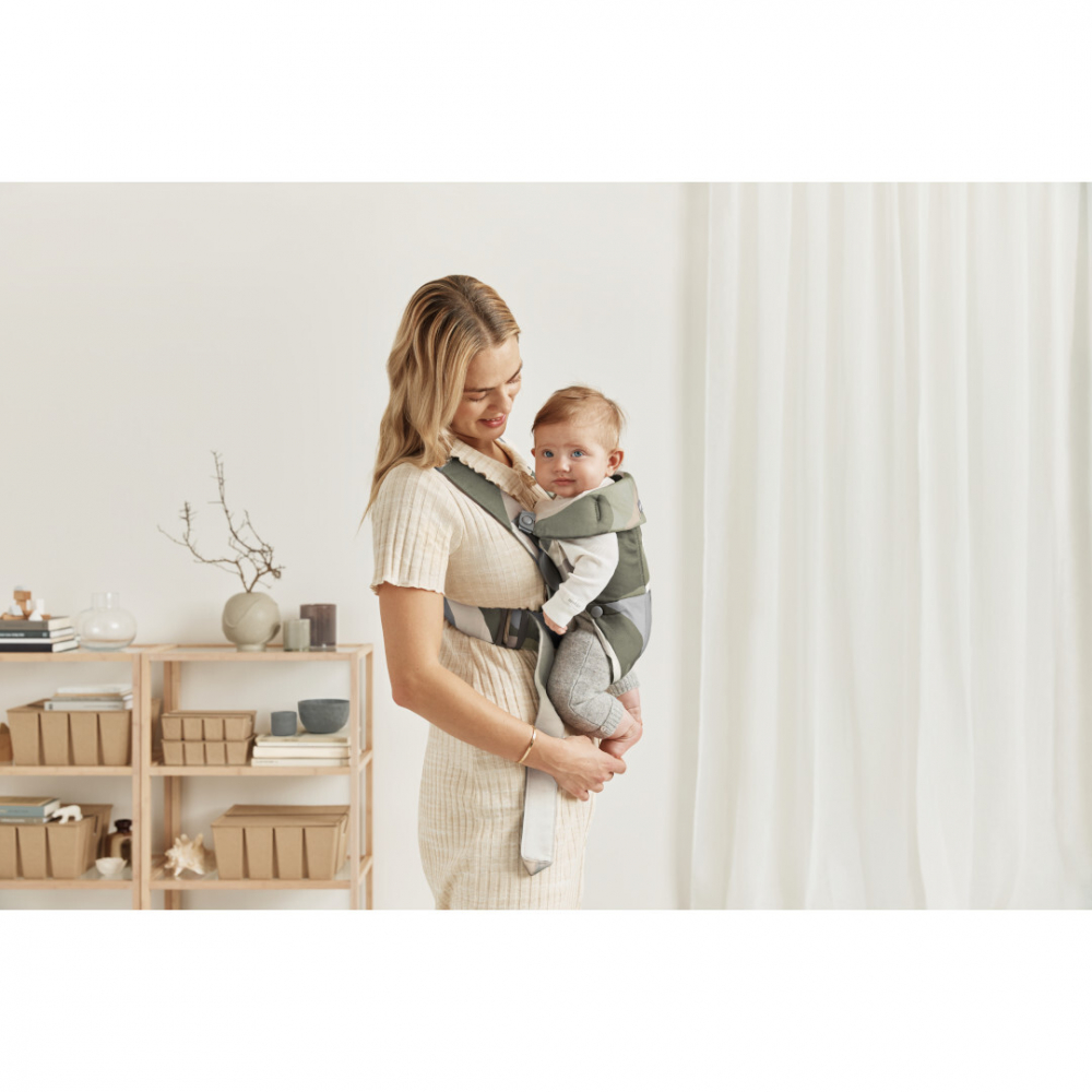 Poze Marsupiu anatomic BabyBjorn cu multiple pozitii de purtare Mini bumbac KhakiGreen nichiduta.ro 