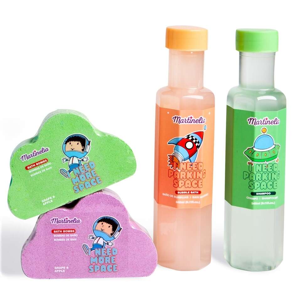 Set 5 produse de baie pentru copii I Need More Space Martinelia Martinelia imagine noua responsabilitatesociala.ro