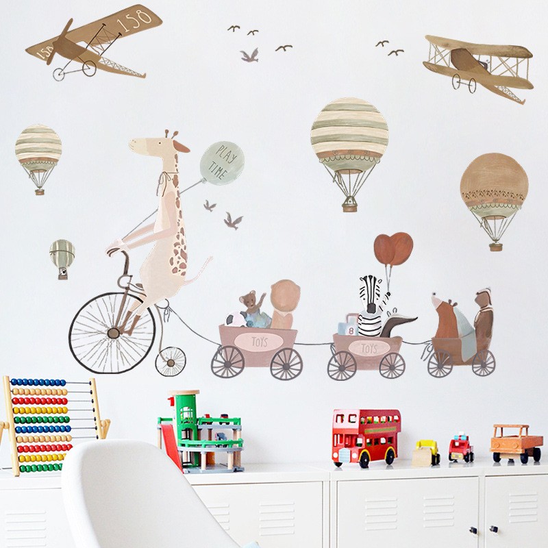 Sticker decorativ pentru copii autoadeziv Girafa pe bicicleta si prietenii 72x111 cm - 1