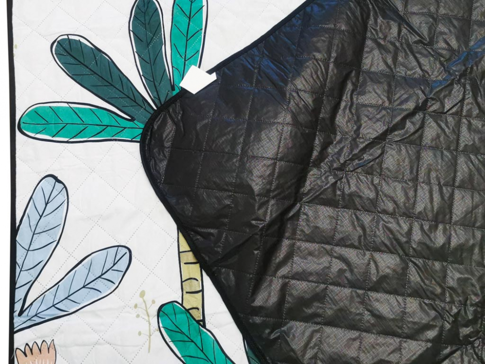 Poze Saltea impermeabila de plaja sau picnic Palms 200 x 200 cm nichiduta.ro 