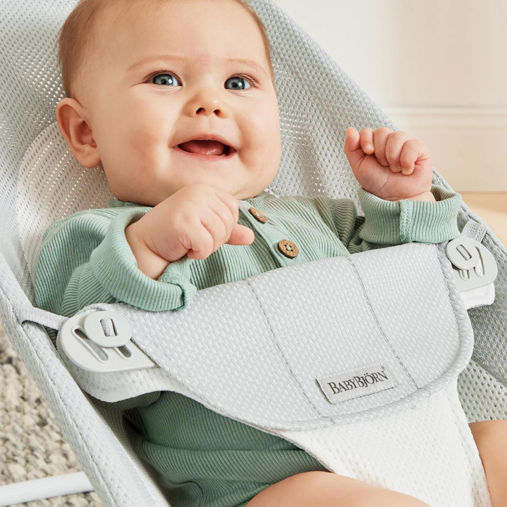 Balansoarul Balance BabyBjorn Soft SilverWhite Mesh - 1 | YEO