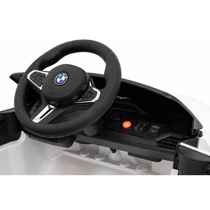 Masinuta electrica cu telecomanda BMW M4 alb - 2 | YEO