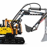 Camionul FMX si excavatorul electric EC230 de la Volvo Lego Technic