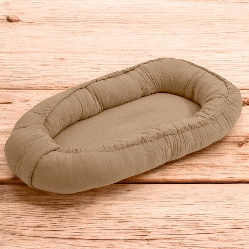 Cosulet bebelus New Baby Baby Nest 80 x 50 cm din muselina coffe