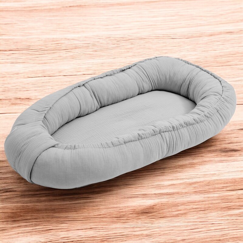 Cosulet bebelus New Baby Baby Nest 80 x 50 cm din muselina light grey