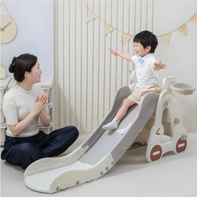 Tobogan pentru copii Nichiduta Garden Pink Car, de interiorexterior cu mini-cos de Baschet si joc de precizie cu inele, prevazut cu scara, manere de sustinere, design pliabil, dimensiune 38 x 155 x 70cm - 3 | YEO