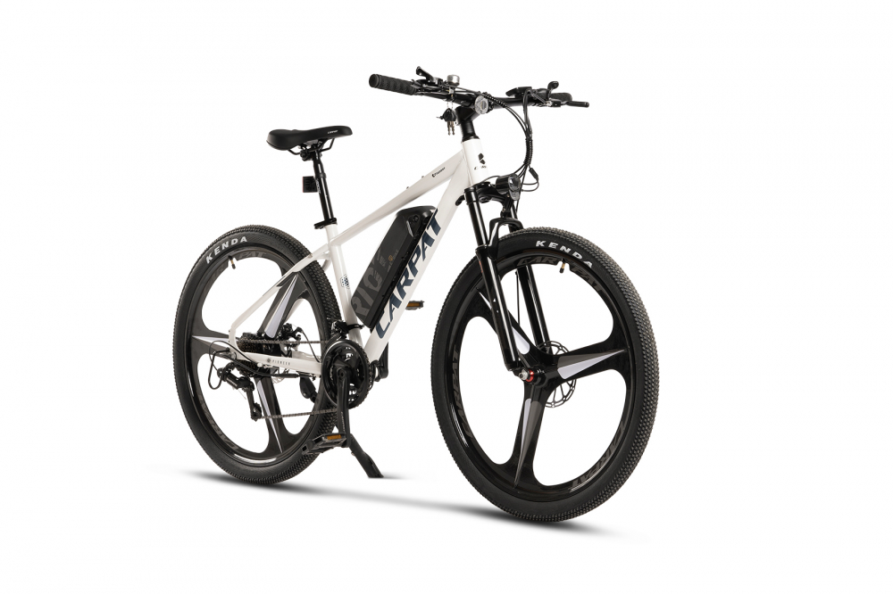 Bicicleta Electrica MTB E-Bike Carpat Pioneer C27517E AlbAlbastru Shimano Tourney TZ roti magneziu 3 spite 27.5 Inch Motor 250W Autonomie Max 60 Km 21 viteze Frane Mecanice pe Disc