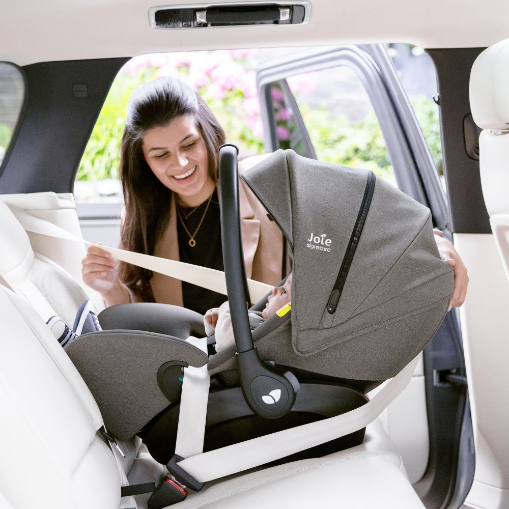 Scoica auto pentru copii Joie i-Level Pro Signature Sandstone i-Size, inclinabila, 40-87 cm, certificata R129 , tetiera ajustabla, husa detasabila, greutate suportata 13 kg - 5