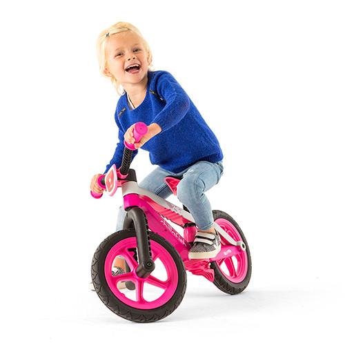 Bicicleta de echilibru Chillafish BMXie 02 Pink cu suport pentru picioare si frana integrata - 1 | YEO