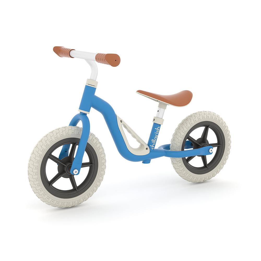 Bicicleta de echilibru Chillafish Charlie Navy Usoara Cu ghidon si sa reglabile Greutate 2.5 Kg Cu roti din spuma EVA 10 inch Pentru 18-48 luni