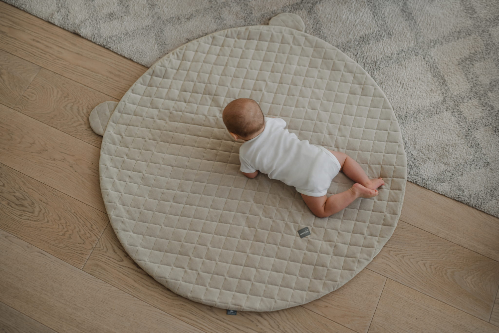 Covor pentru joaca cu urechi Catifea Royal Baby Sand 120 cm