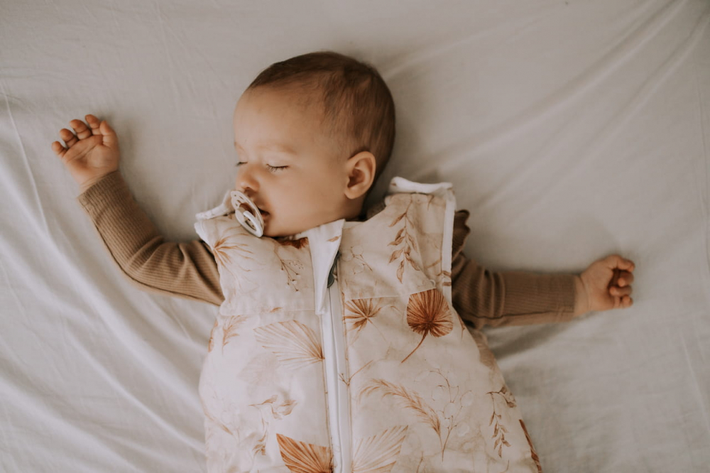 Sac de dormit din bumbac 0-24 luni Grow with me Boho Sand Sleepee 2,5 tog