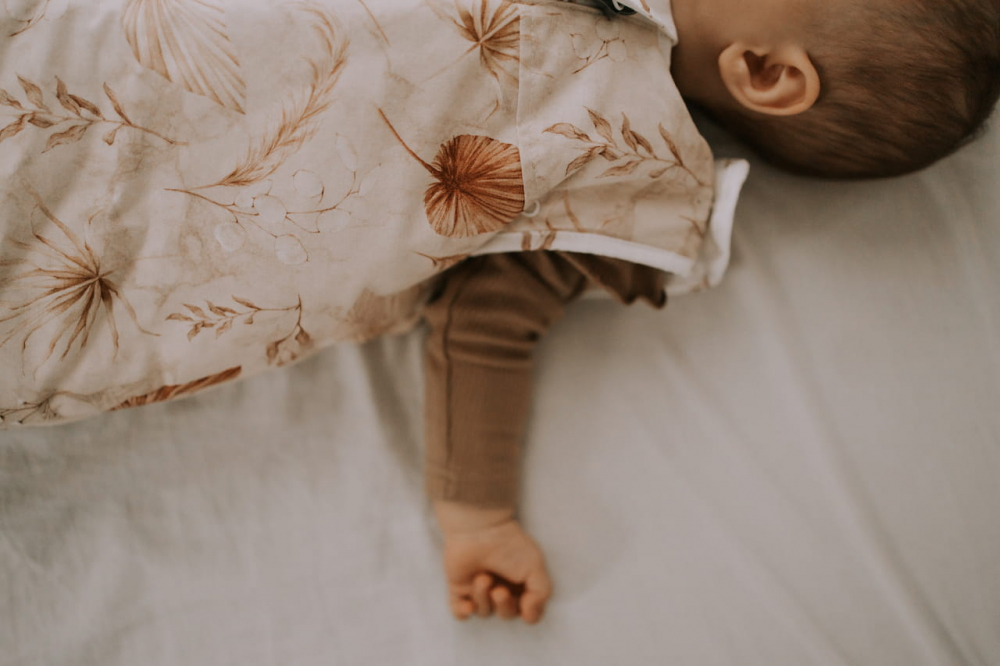 Sac de dormit din bumbac 0-24 luni Grow with me Boho Sand Sleepee 2,5 tog - 3