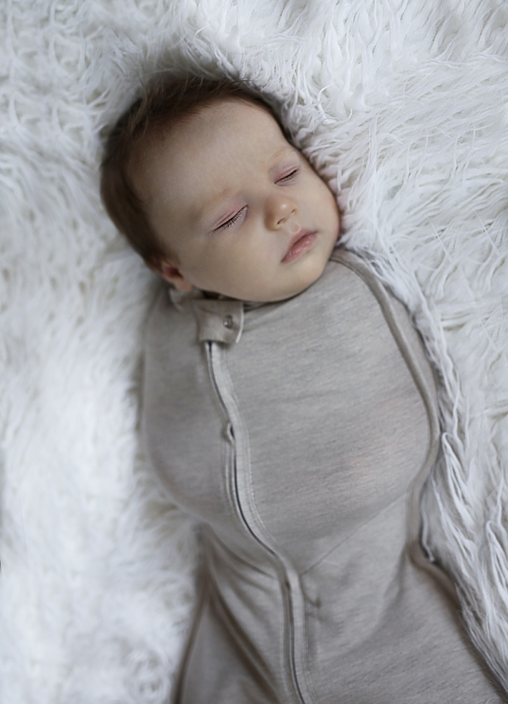 Saculet Swaddle infasat nou nascut + caciulita First Step Eucalipt Sleepee
