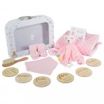 Set cadou 6in1 pentru nou nascut Cangaroo Bearly Gri cu paturica dubla 100x80cm,jucarie atasament,sosete,baveta,perie cu peri naturali si cartonase etape crestere in cutie cadou cu felicitare