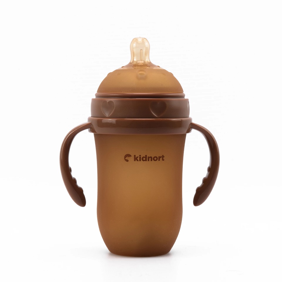 Biberon anti-colici pentru bebelusi de la 6 luni Kindnort Eple, nivelul de debit 5, cu pai moale din silicon si biluta gravitationala incorporata, maner ergonomic detasabil, capacitate 250 ml, Brown - 1 | YEO