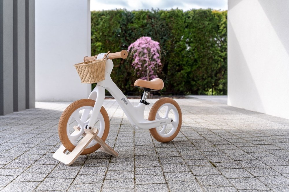 Bicicleta fara pedale pentru copii, Adamex Pixie, cu roti de 12 inch din spuma PU, cu cosulet, design retro, scaun reglabil, inaltime sezut 33-43 cm, sarcina maxima admisa 50 kg, 2-6 ani, Snow White - 2